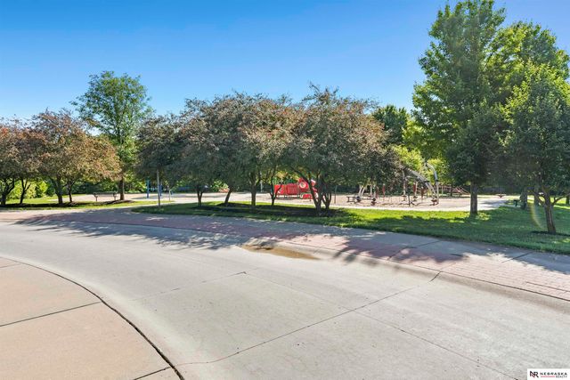 16313 Sherwood Avenue, Omaha, NE 68116