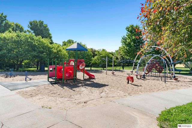 16313 Sherwood Avenue, Omaha, NE 68116