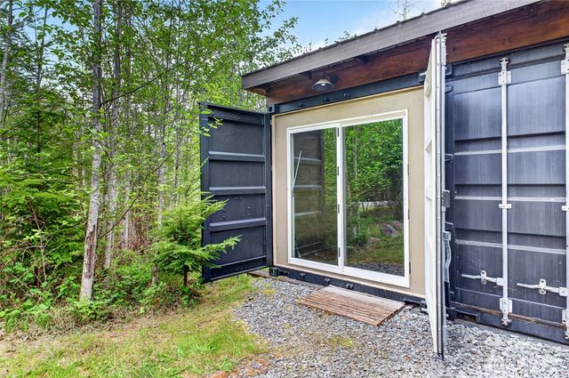 15521 Scott Turner Road E, Eatonville, WA 98328