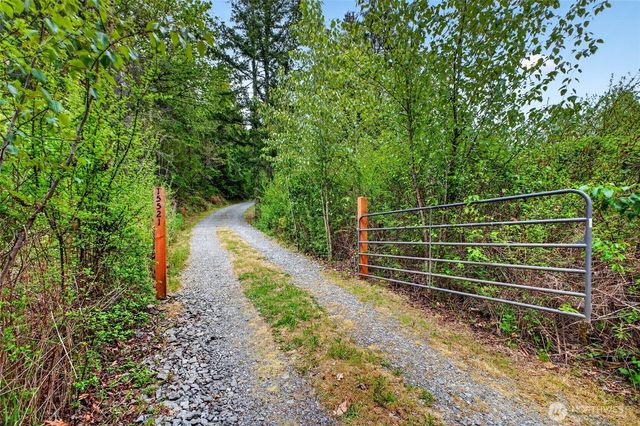 15521 Scott Turner Road E, Eatonville, WA 98328