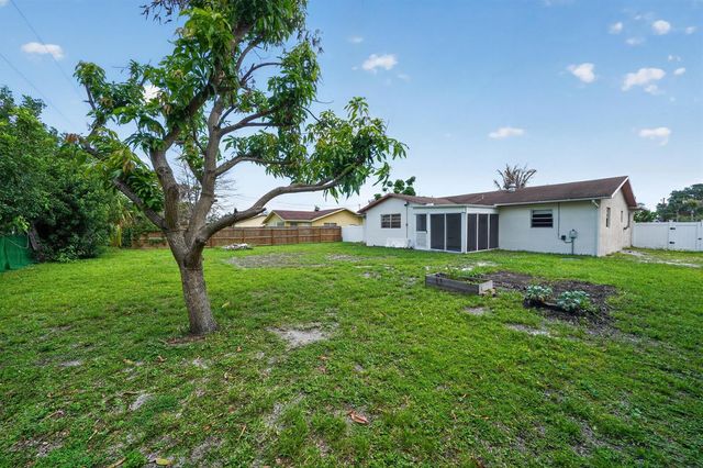 549 SE Marydale Terrace, Port St. Lucie, FL 34983