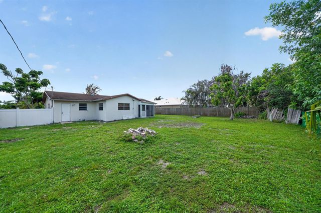 549 SE Marydale Terrace, Port St. Lucie, FL 34983