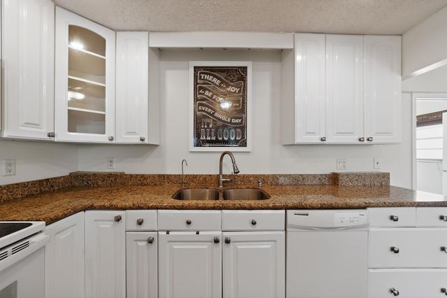 549 SE Marydale Terrace, Port St. Lucie, FL 34983
