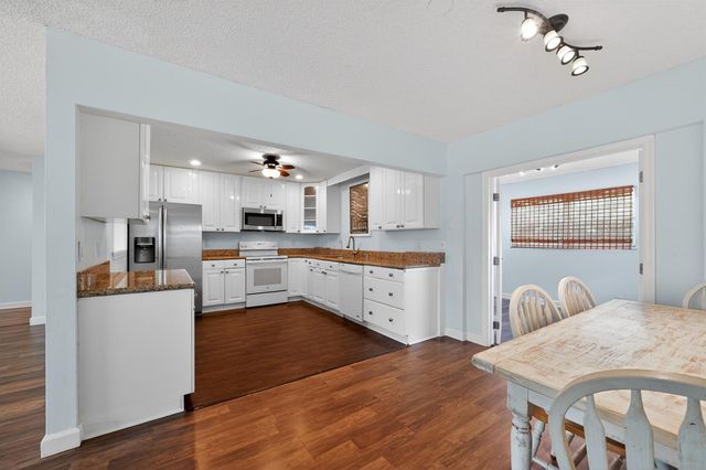 549 SE Marydale Terrace, Port St. Lucie, FL 34983