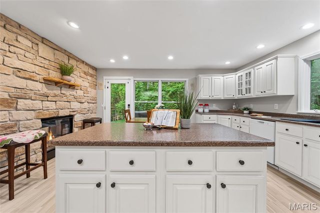 3 Sunnyslope Drive, Belleville, IL 62221