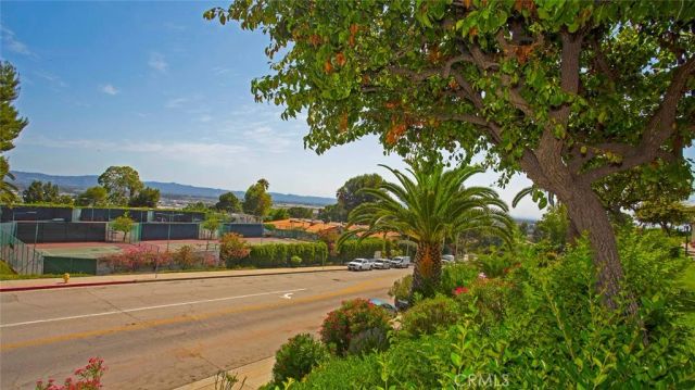 7901 Via Stefano, Burbank, CA 91504