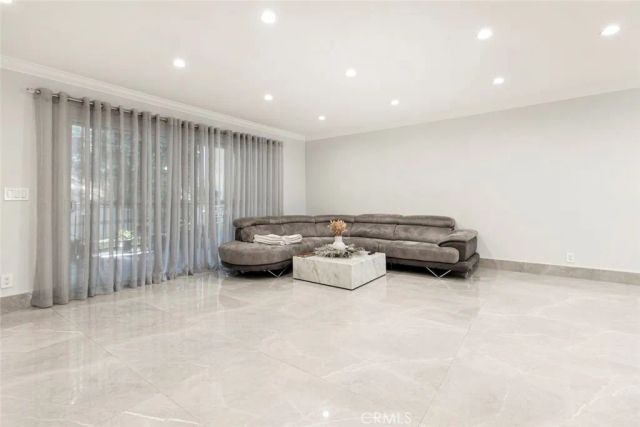 7901 Via Stefano, Burbank, CA 91504