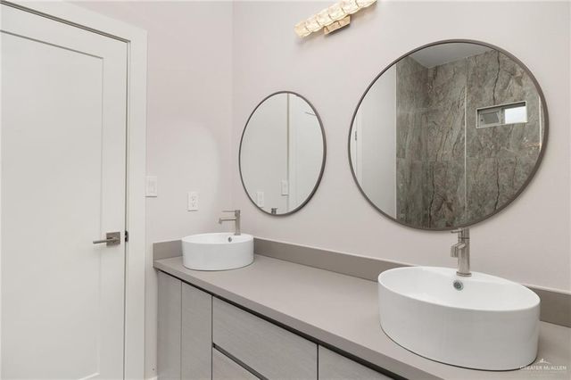 2041 Lake View Drive 5, Mission, TX 78572