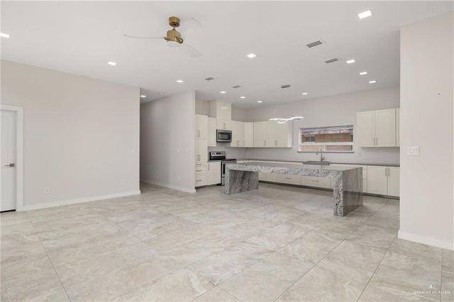 2041 Lake View Drive 5, Mission, TX 78572