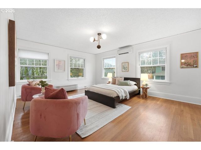 2451 Se SALMON St, Portland, OR 97214