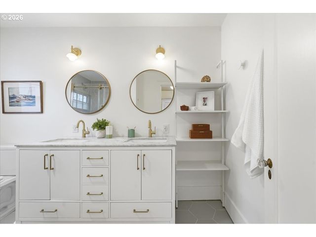 2451 Se SALMON St, Portland, OR 97214