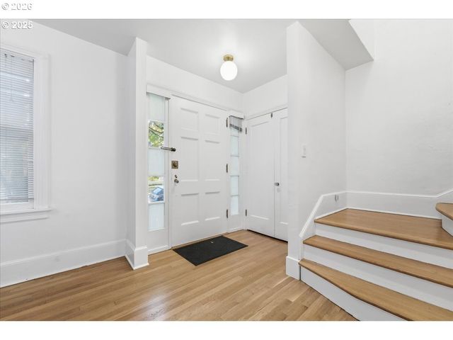 2451 Se SALMON St, Portland, OR 97214