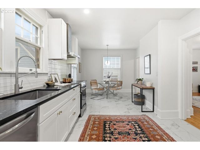 2451 Se SALMON St, Portland, OR 97214