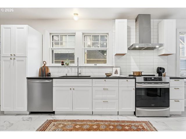 2451 Se SALMON St, Portland, OR 97214