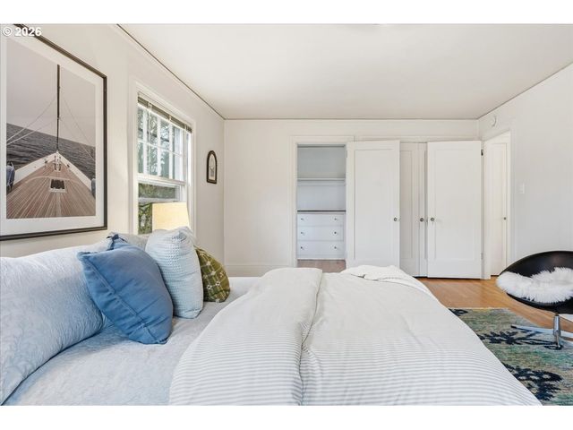 2451 Se SALMON St, Portland, OR 97214