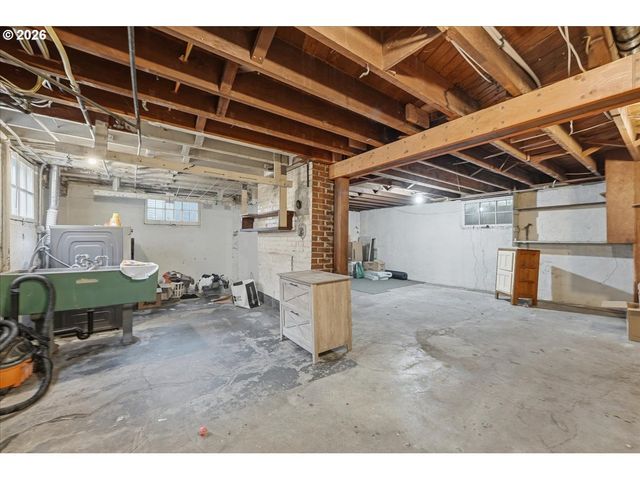 2451 Se SALMON St, Portland, OR 97214