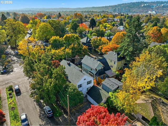 2451 Se SALMON St, Portland, OR 97214