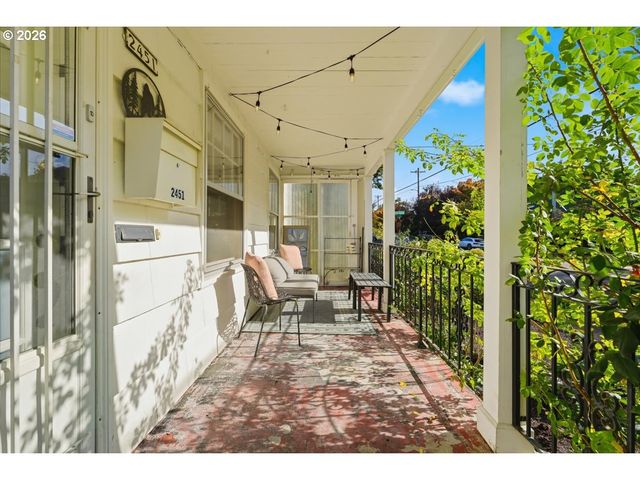 2451 Se SALMON St, Portland, OR 97214