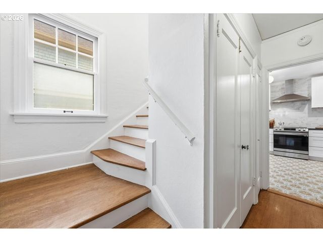 2451 Se SALMON St, Portland, OR 97214