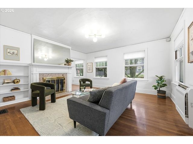 2451 Se SALMON St, Portland, OR 97214