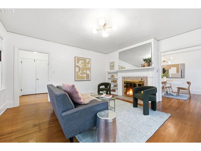 2451 Se SALMON St, Portland, OR 97214