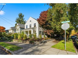 2451 Se SALMON St, Portland, OR 97214