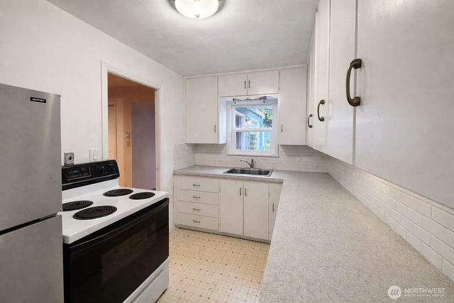 743 N 86th Street, Seattle, WA 98103