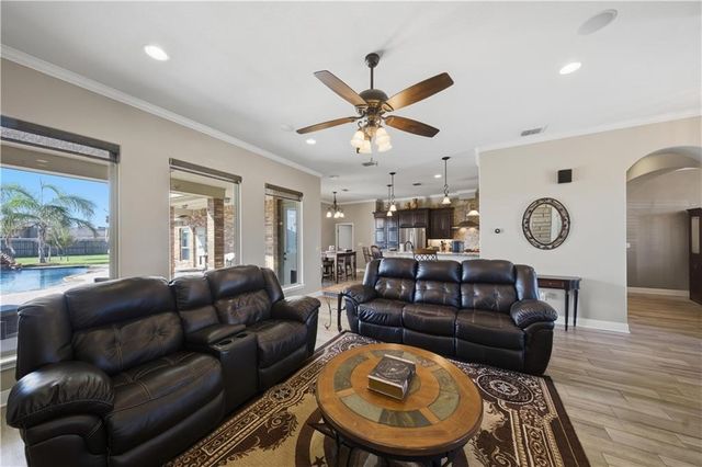 5425 Kitty Hawk Dr, Corpus Christi, TX 78414