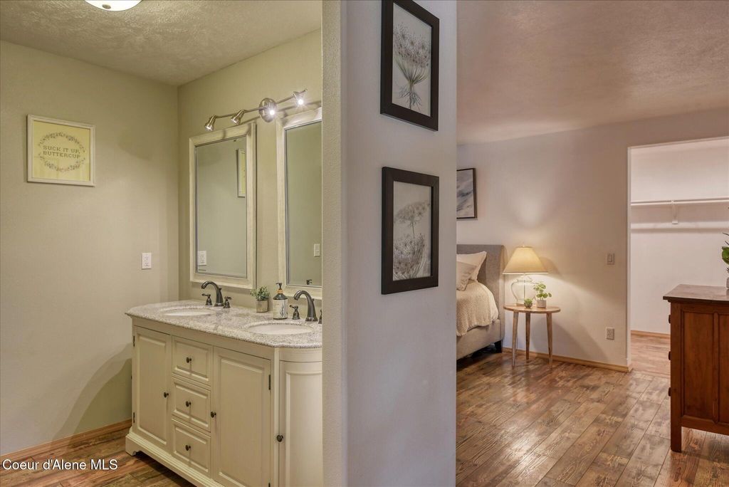 Address unavailable. photo 14