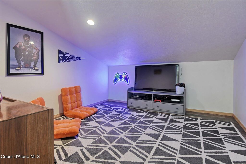 Address unavailable. photo 17