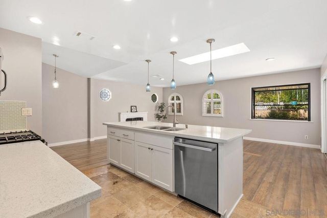 705 Sunningdale, Oceanside, CA 92057