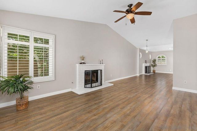 705 Sunningdale, Oceanside, CA 92057