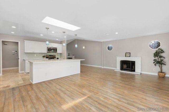 705 Sunningdale, Oceanside, CA 92057