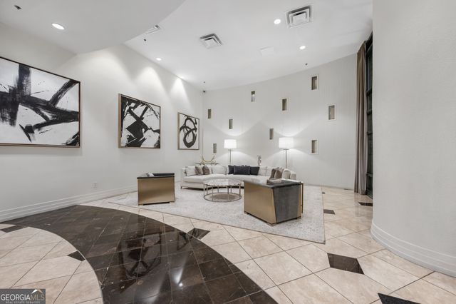 3040 Peachtree Road NW 211, Atlanta, GA 30305