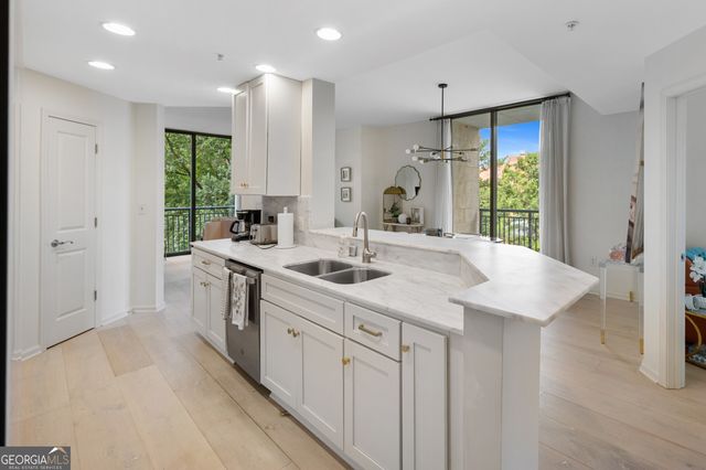 3040 Peachtree Road NW 211, Atlanta, GA 30305