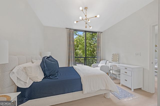 3040 Peachtree Road NW 211, Atlanta, GA 30305