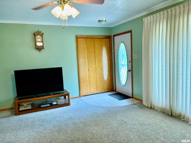 2405 EASTVIEW Drive, Springfield, IL 62702