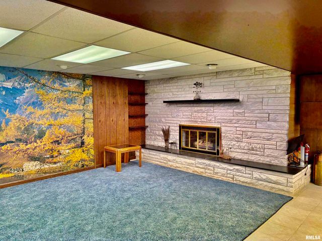 2405 EASTVIEW Drive, Springfield, IL 62702