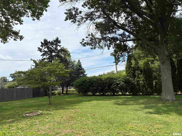 2405 EASTVIEW Drive, Springfield, IL 62702