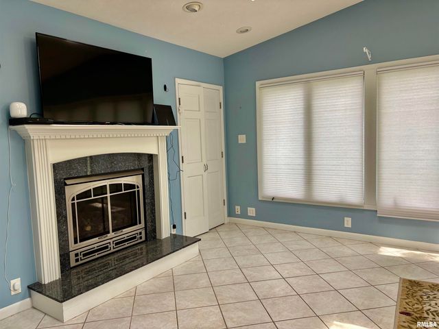 2405 EASTVIEW Drive, Springfield, IL 62702