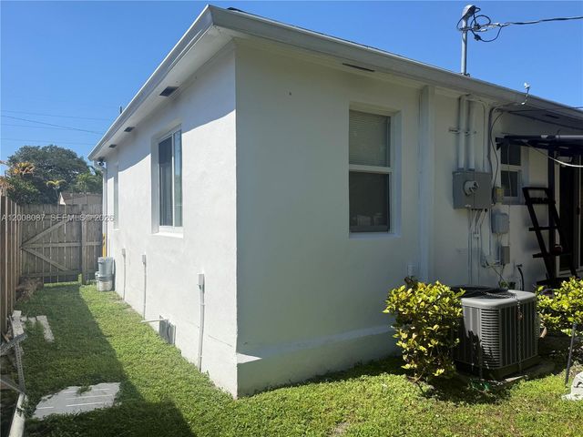 2323 Cleveland St, Hollywood, FL 33020