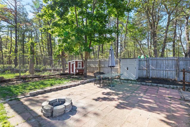 38 Forest Trail, Ridge, NY 11961