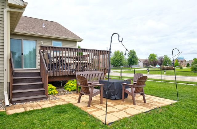 358 S 85th Street, West Des Moines, IA 50266