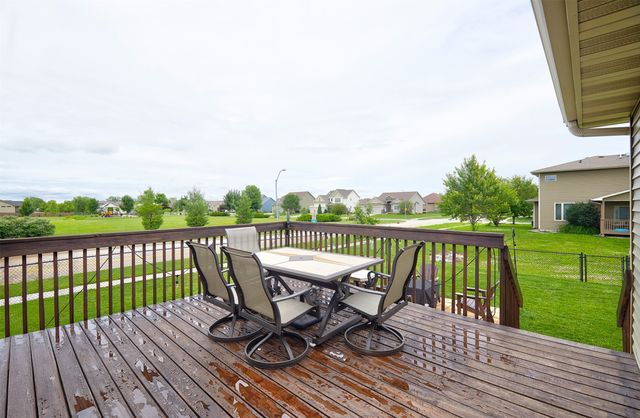 358 S 85th Street, West Des Moines, IA 50266