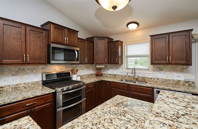 358 S 85th Street, West Des Moines, IA 50266