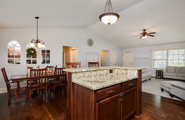 358 S 85th Street, West Des Moines, IA 50266