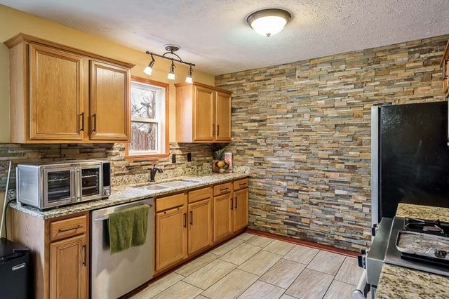 5094 Grand Cape Road, Rockford, IL 61109