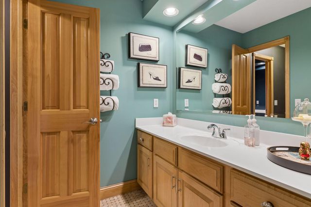 16465 Eagle Ridge Drive, Minnetonka, MN 55345