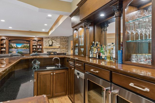 16465 Eagle Ridge Drive, Minnetonka, MN 55345