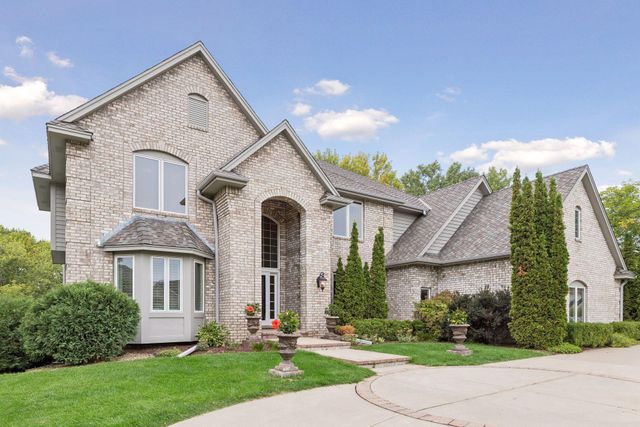 16465 Eagle Ridge Drive, Minnetonka, MN 55345